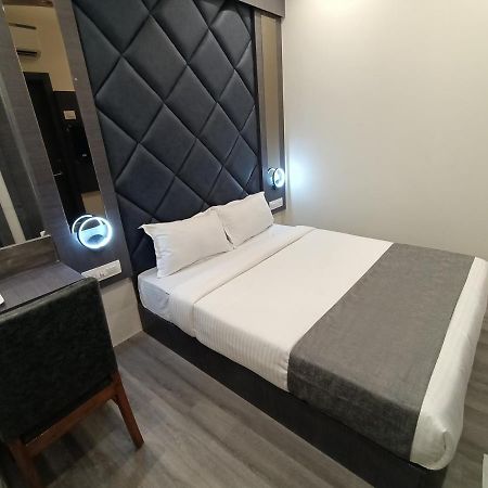 Hotel Classio Andheri - Near Dn Nagar Metro Station Mumbai Dış mekan fotoğraf