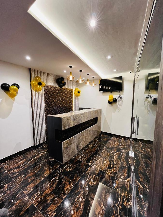 Hotel Classio Andheri - Near Dn Nagar Metro Station Mumbai Dış mekan fotoğraf