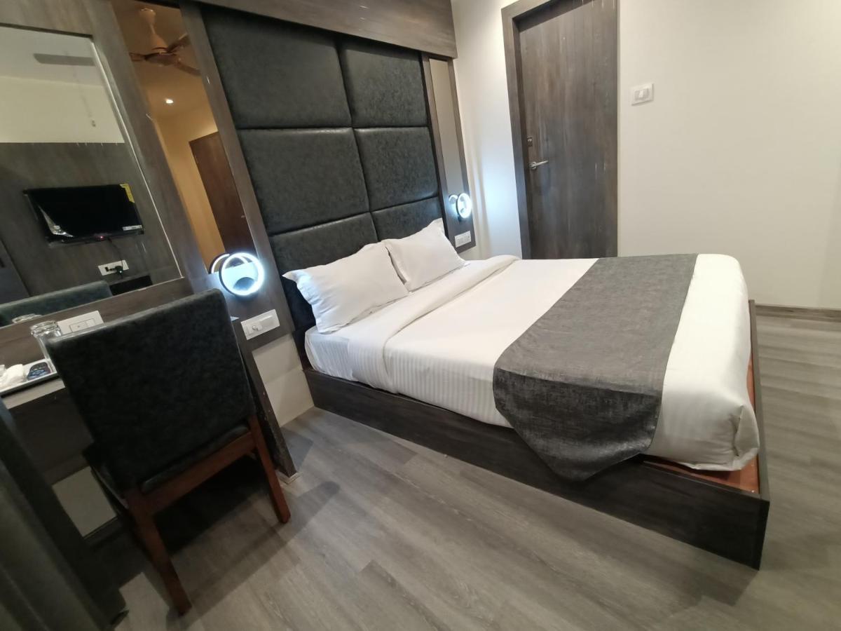 Hotel Classio Andheri - Near Dn Nagar Metro Station Mumbai Dış mekan fotoğraf