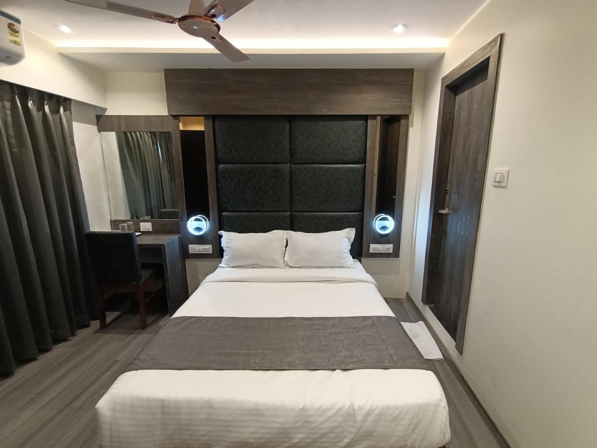 Hotel Classio Andheri - Near Dn Nagar Metro Station Mumbai Dış mekan fotoğraf