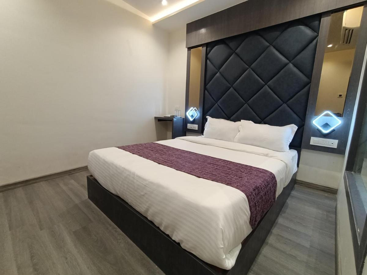 Hotel Classio Andheri - Near Dn Nagar Metro Station Mumbai Dış mekan fotoğraf